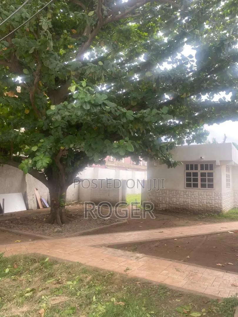 12 Bedroom House for Rent at Achimota ( Dome)