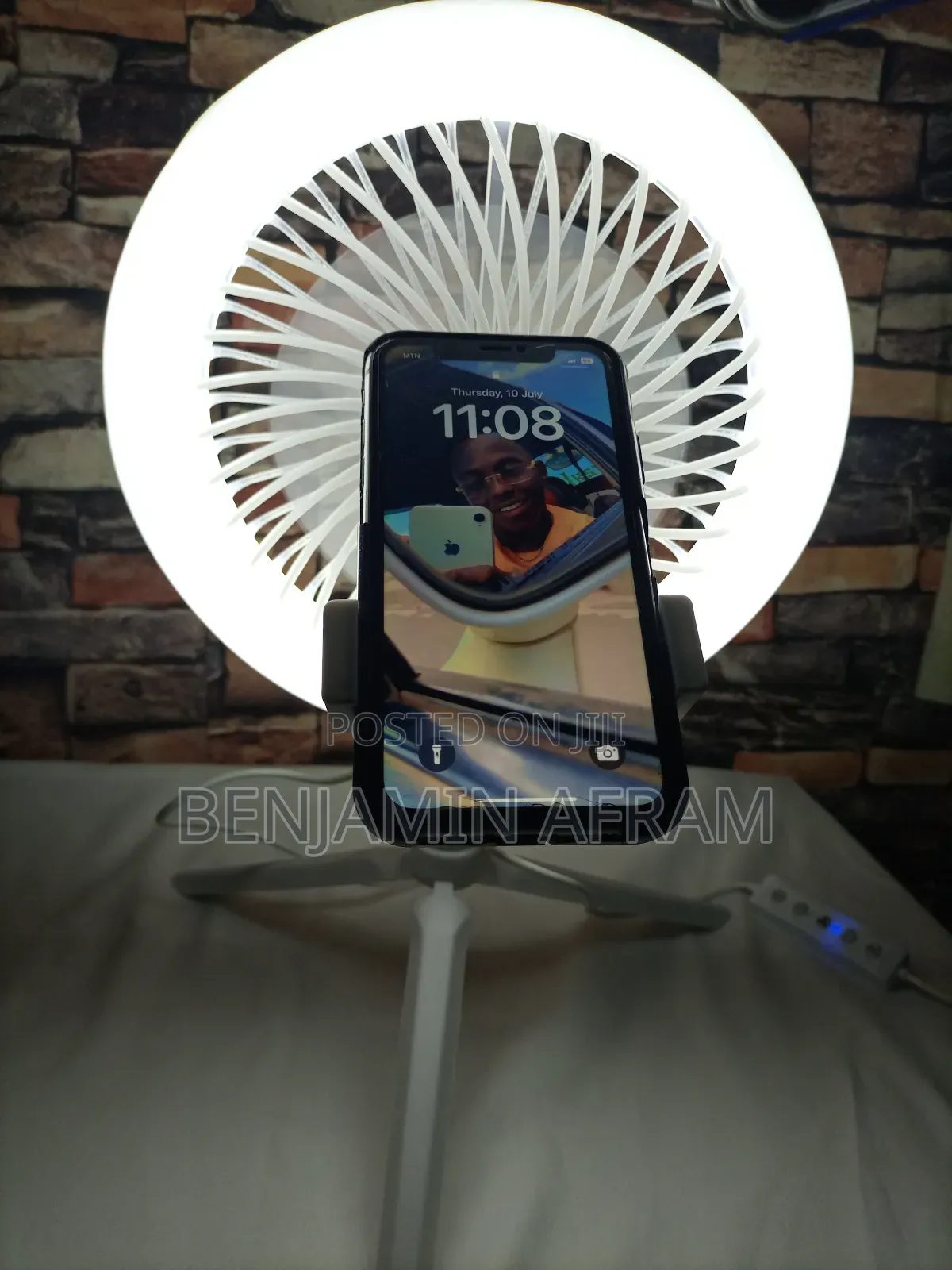 Air Cast Pro Content Making Light