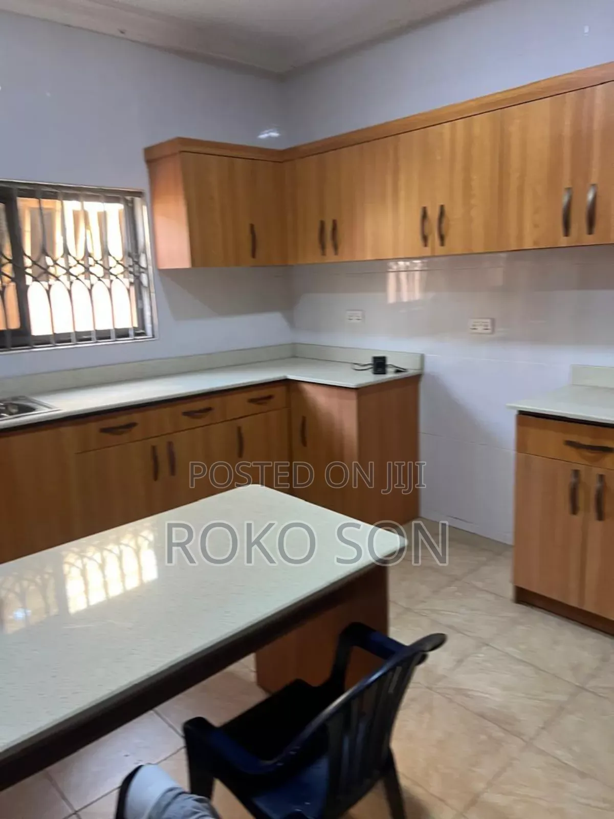 6bdrm House in Dr Roko, Accra Metropolitan for sale