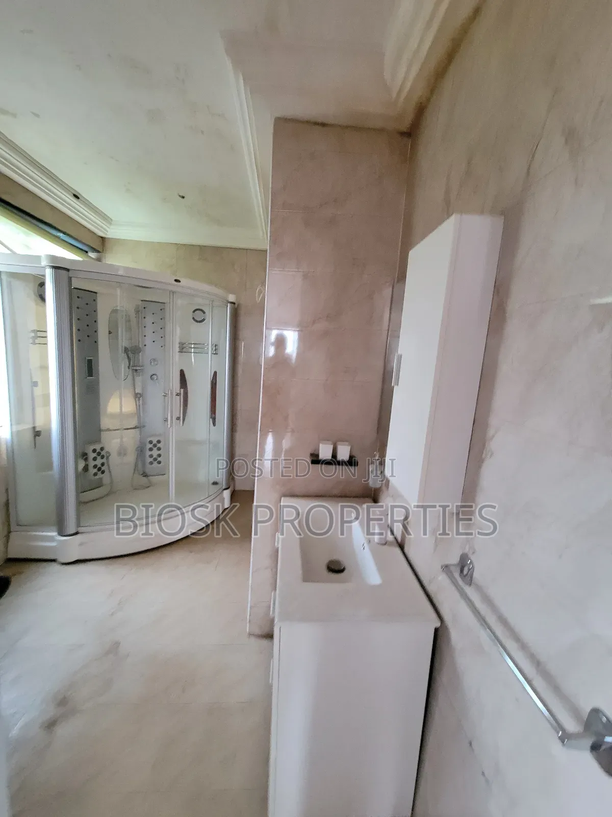 3bdrm Apartment in Biosk Properties, Oyibi for rent