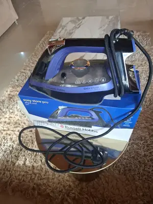 Russell Hobbs Easy Store Pro Iron