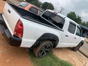 Toyota Tacoma 2015 White