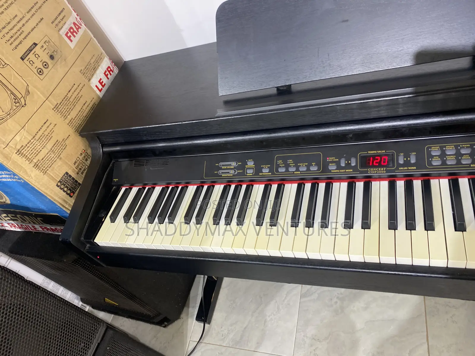 Behringer Concert CDP 2000 Gand Paino