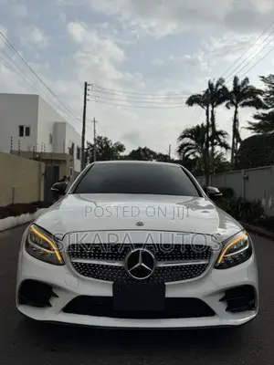 Photo - Mercedes-Benz C300 2021 White