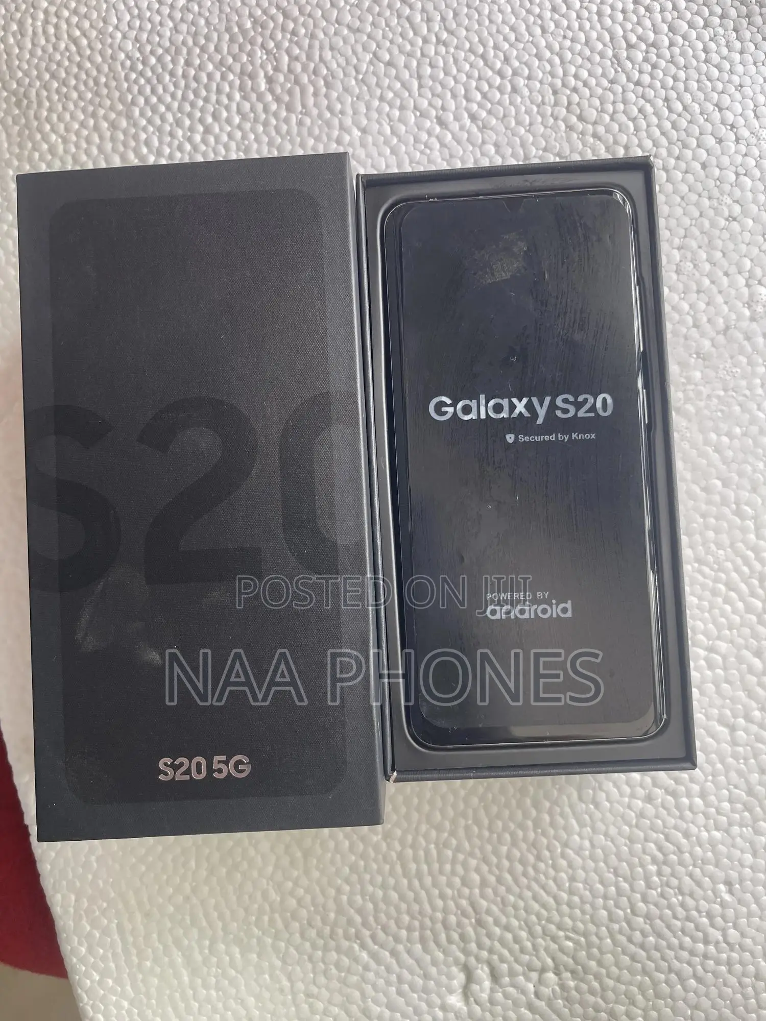 New Samsung Galaxy S20 128 GB Gray