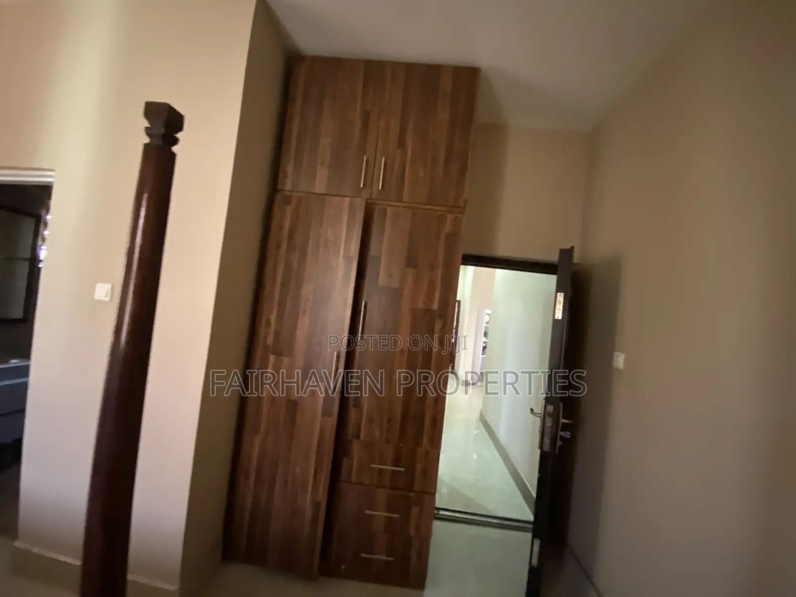 Fully Furnished 3 Bedrooms Apartments (Short or Long Stays)