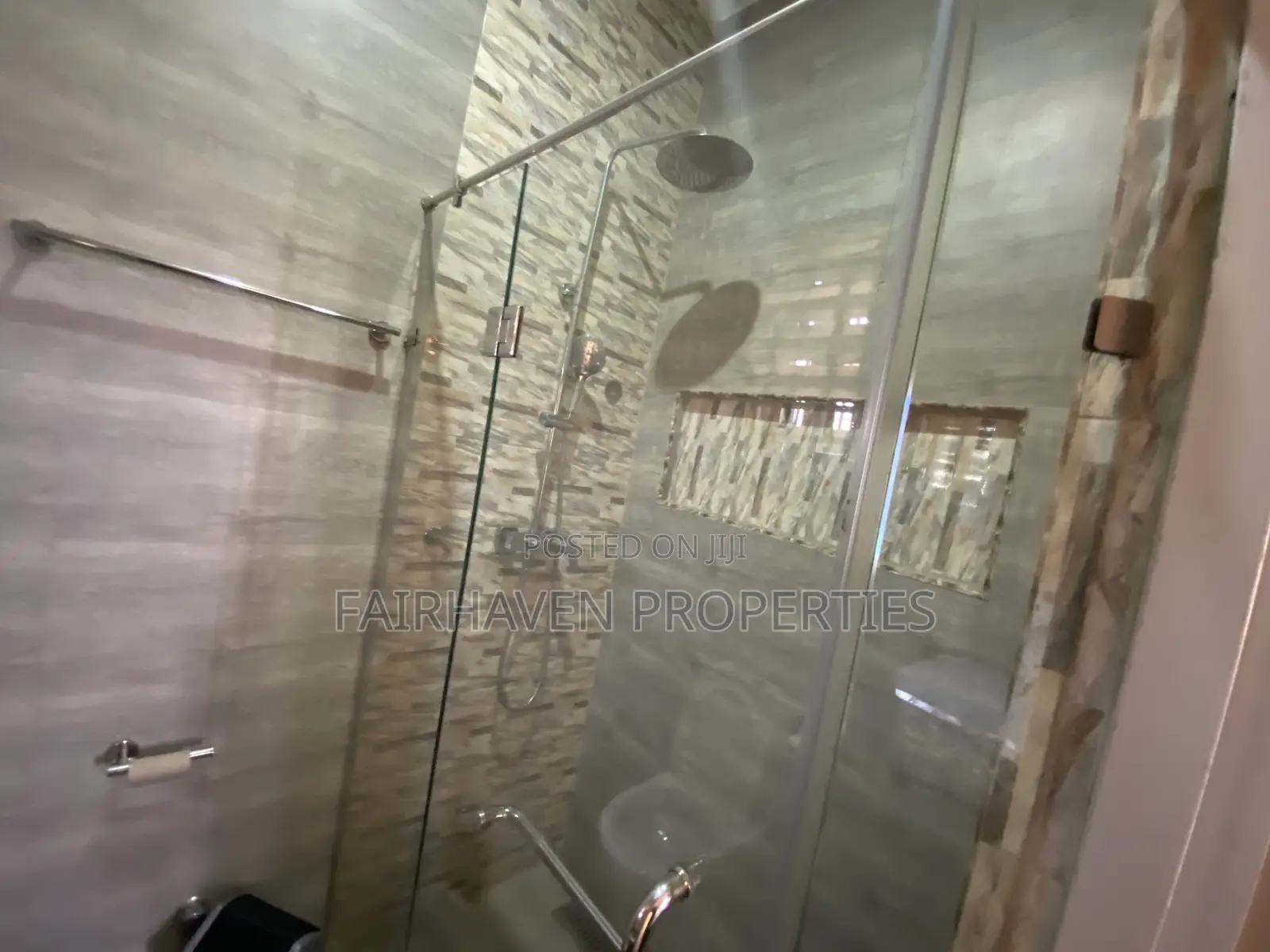 Fully Furnished 3 Bedrooms Apartments (Short or Long Stays)