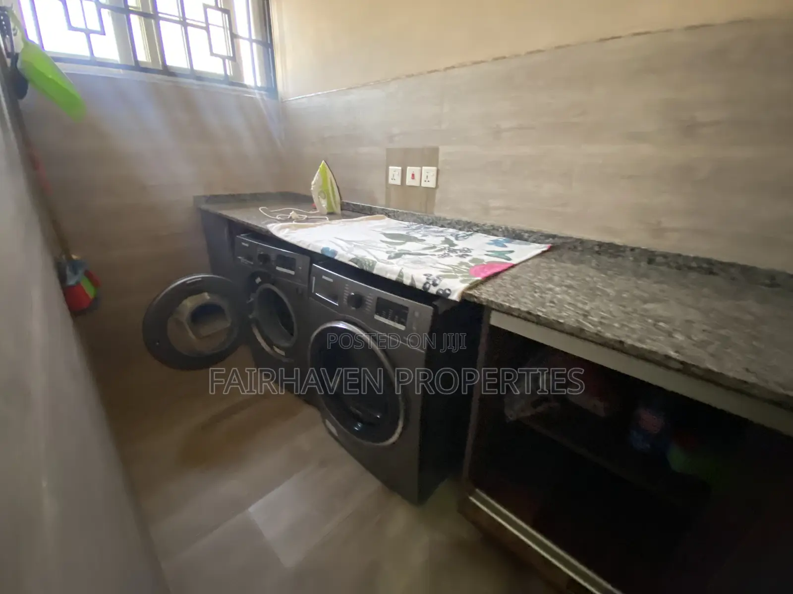 Fully Furnished 3 Bedrooms Apartments (Short or Long Stays)