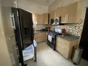 Fully Furnished 3 Bedrooms Apartments (Short or Long Stays)