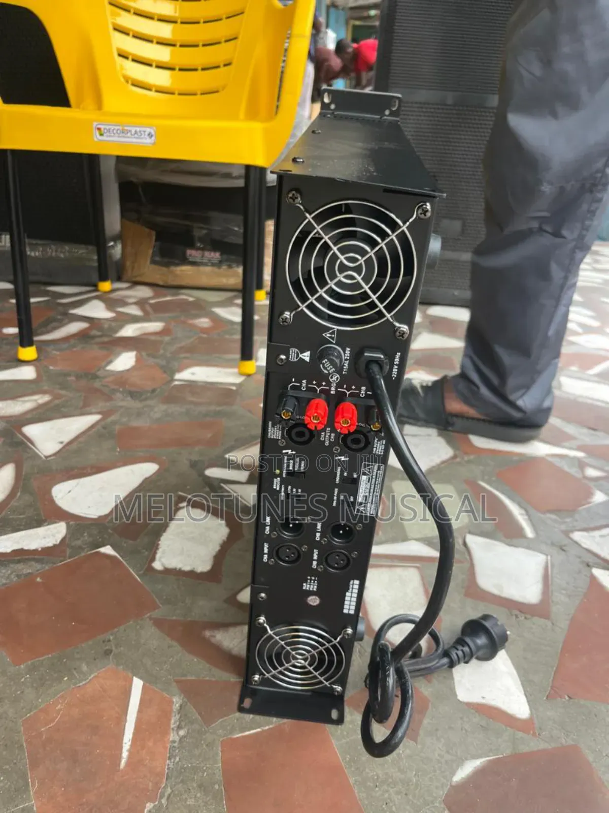 Electro-Voice (Ev) E9300 Power Amplifier for Mid Speakers