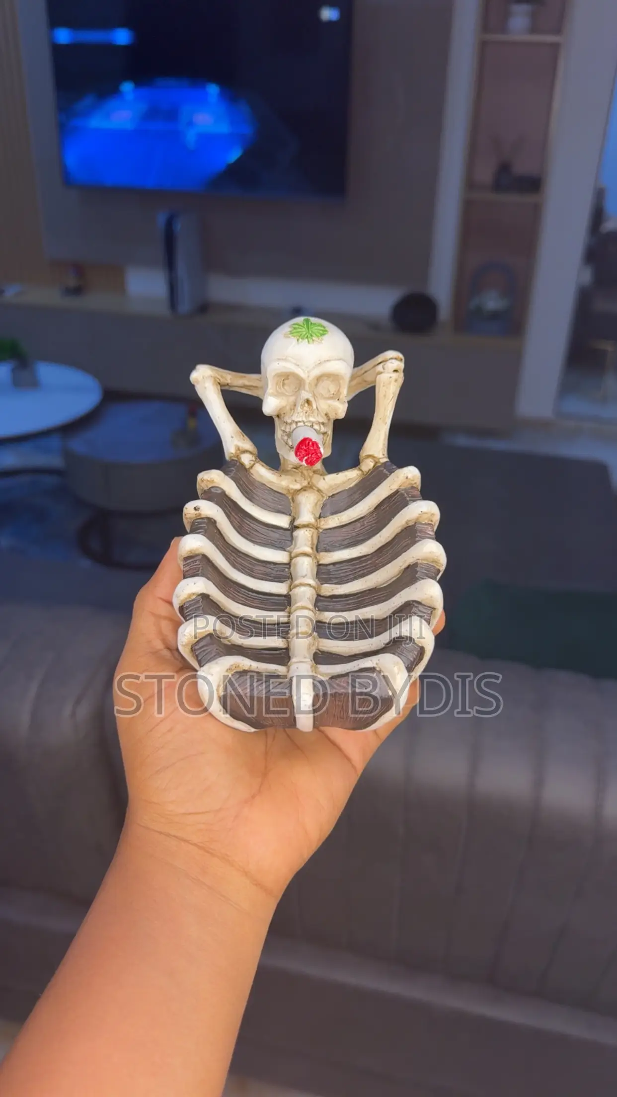 Ashtray Skeleton