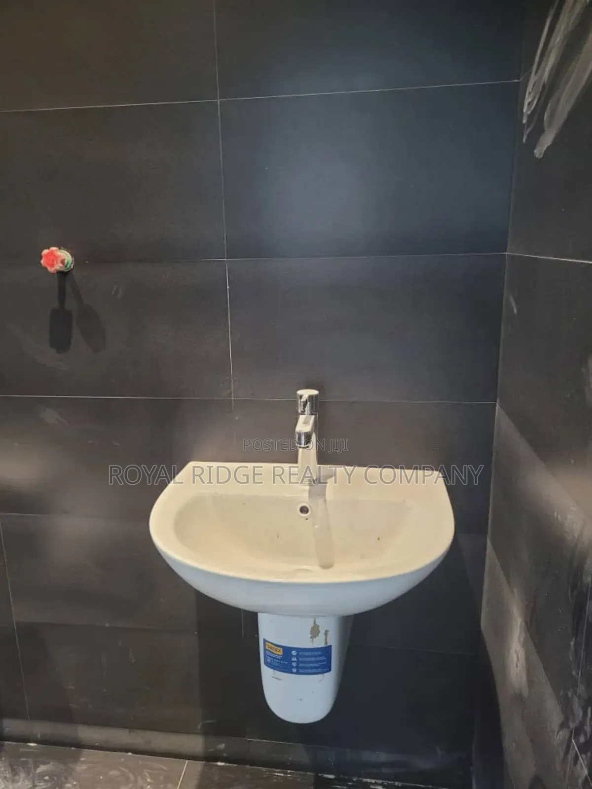 2bdrm Apartment in Tseaddo, Accra Metropolitan for rent