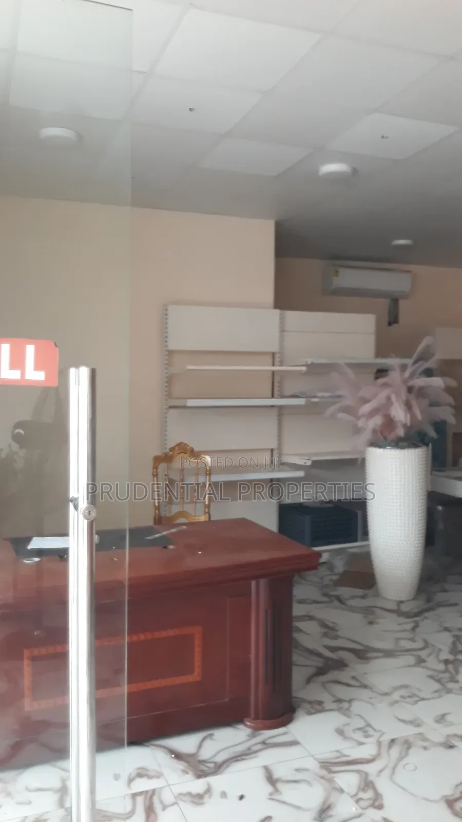Banking Hall Space for Rent at Lapaz