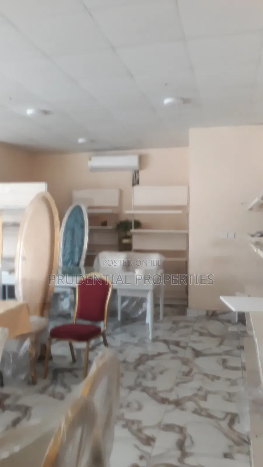 Banking Hall Space for Rent at Lapaz