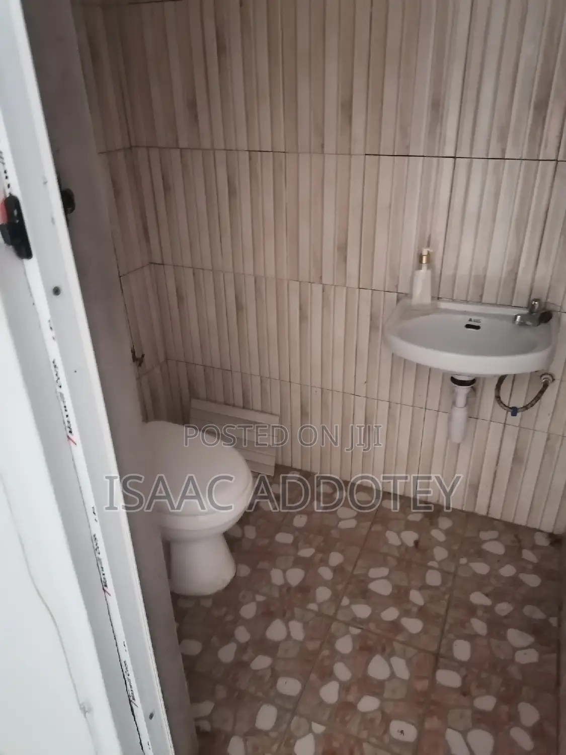 1bdrm Apartment in Store For Rent, Spintex for rent