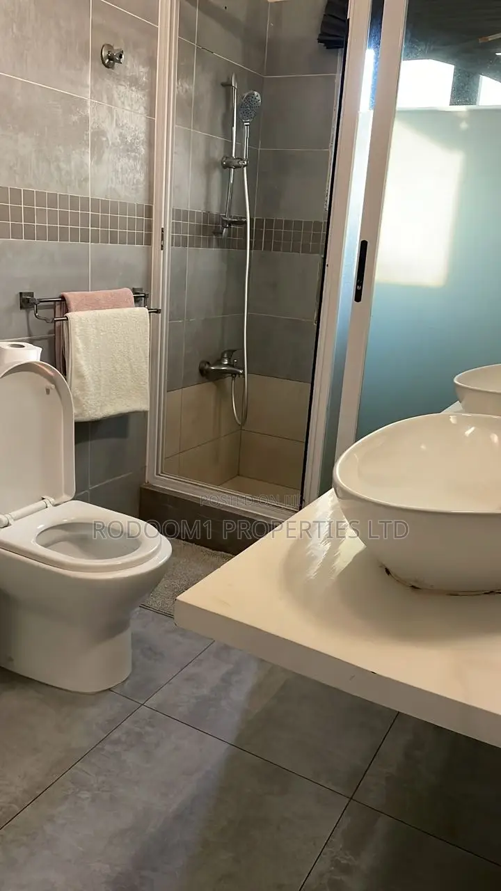 4bdrm Duplex in Tesano Gardens for sale