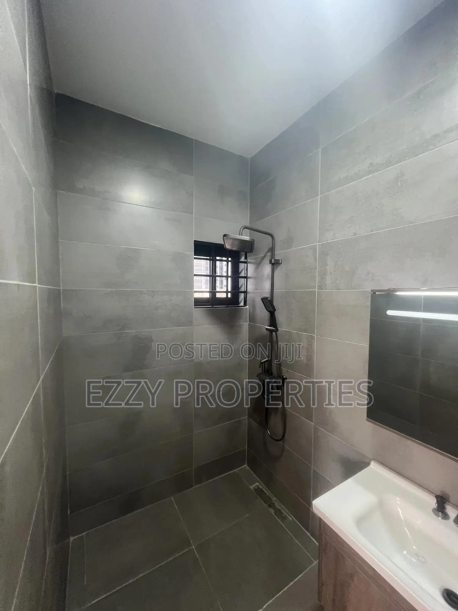 3bdrm Bungalow in East Legon Hills for sale