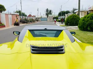 Chevrolet Corvette 2022 Yellow