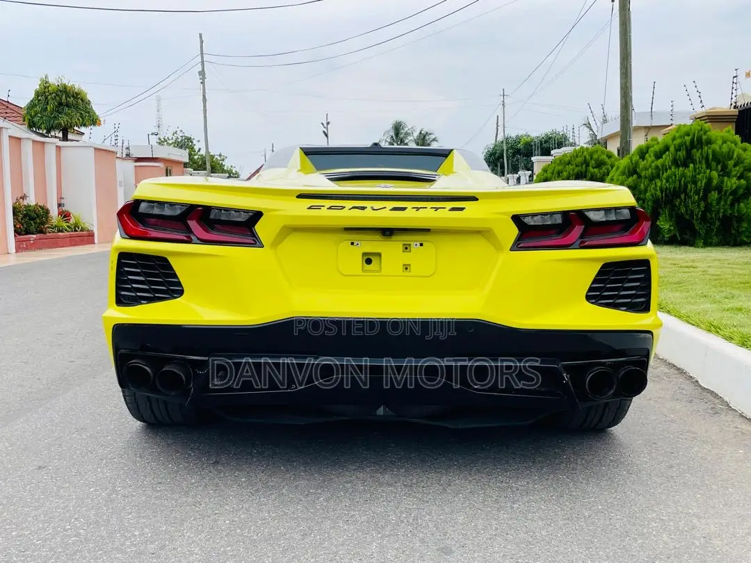 Chevrolet Corvette 2022 Yellow