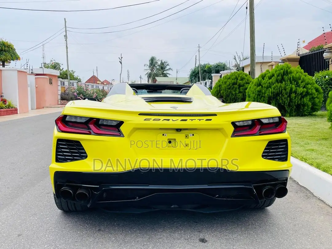 Chevrolet Corvette 2022 Yellow