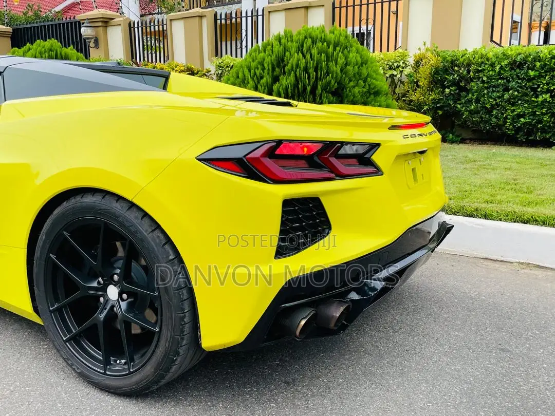 Chevrolet Corvette 2022 Yellow