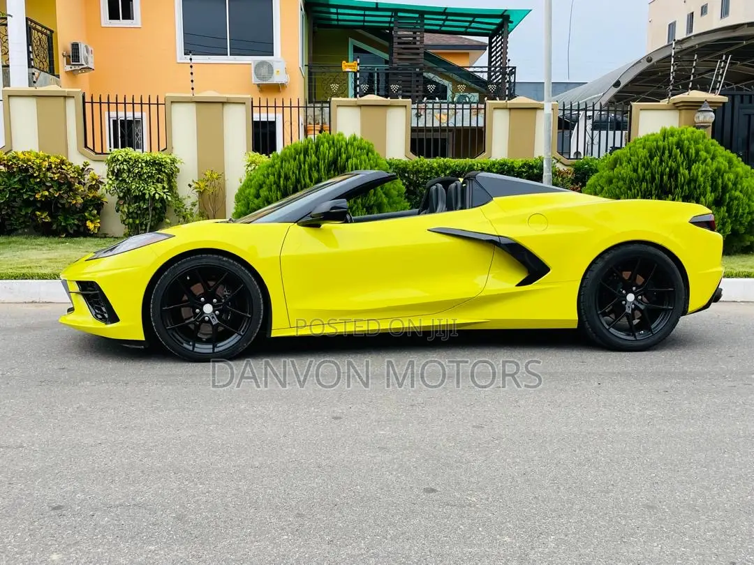 Chevrolet Corvette 2022 Yellow