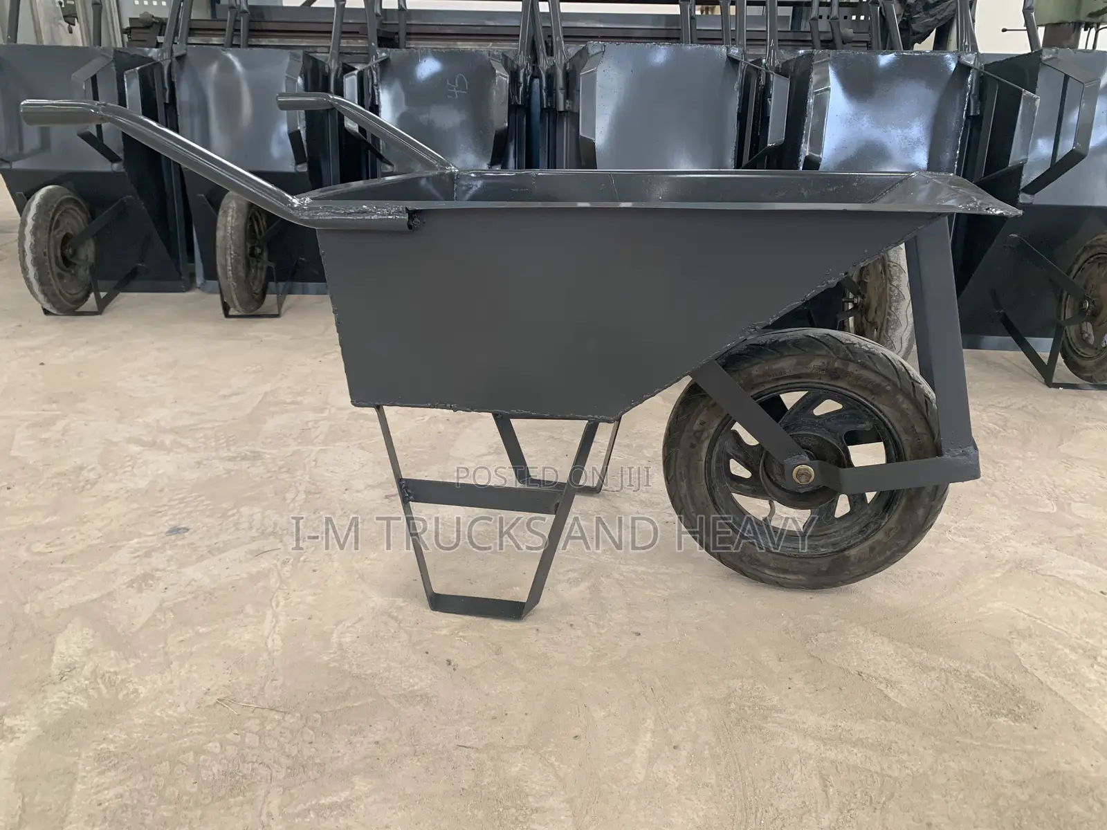 Wheelbarrow Heavy Duty