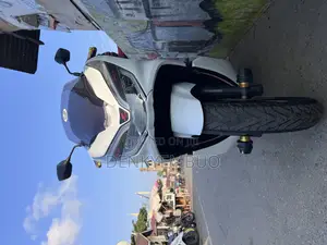 Honda 2022 White