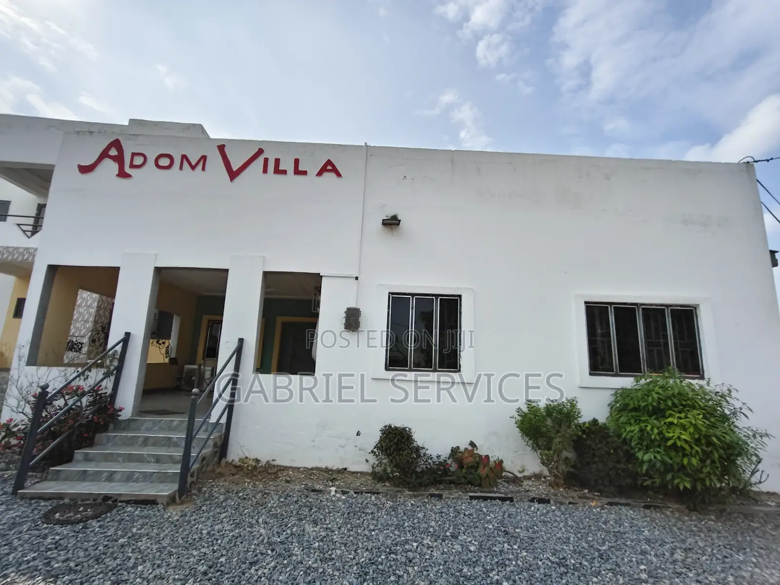 7bdrm Duplex in Aburi for sale
