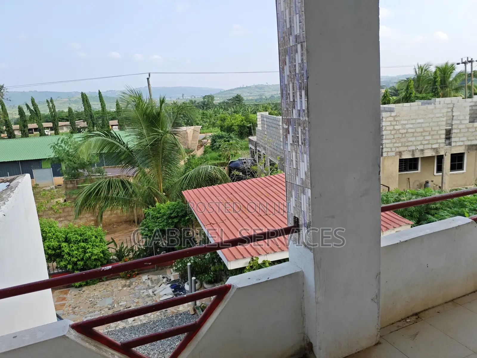 7bdrm Duplex in Aburi for sale