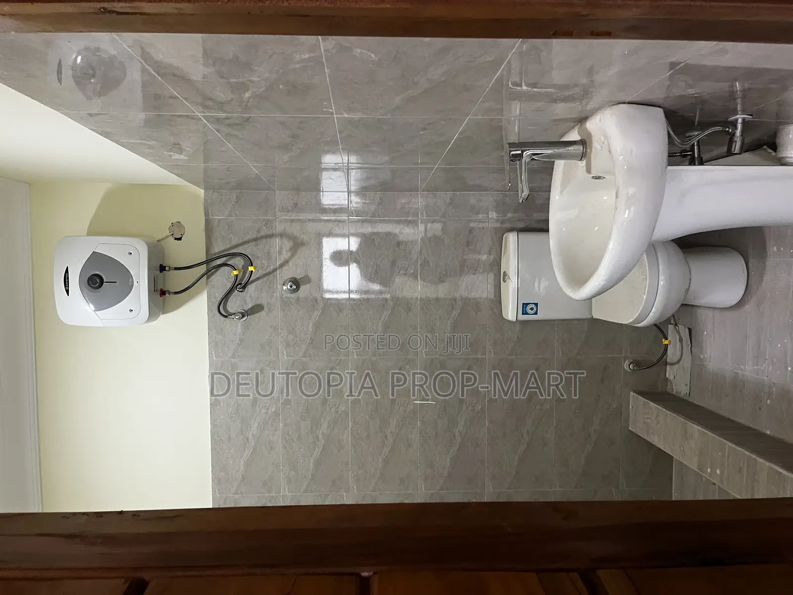 2bdrm Apartment in Adom Estate, Tema Metropolitan for rent