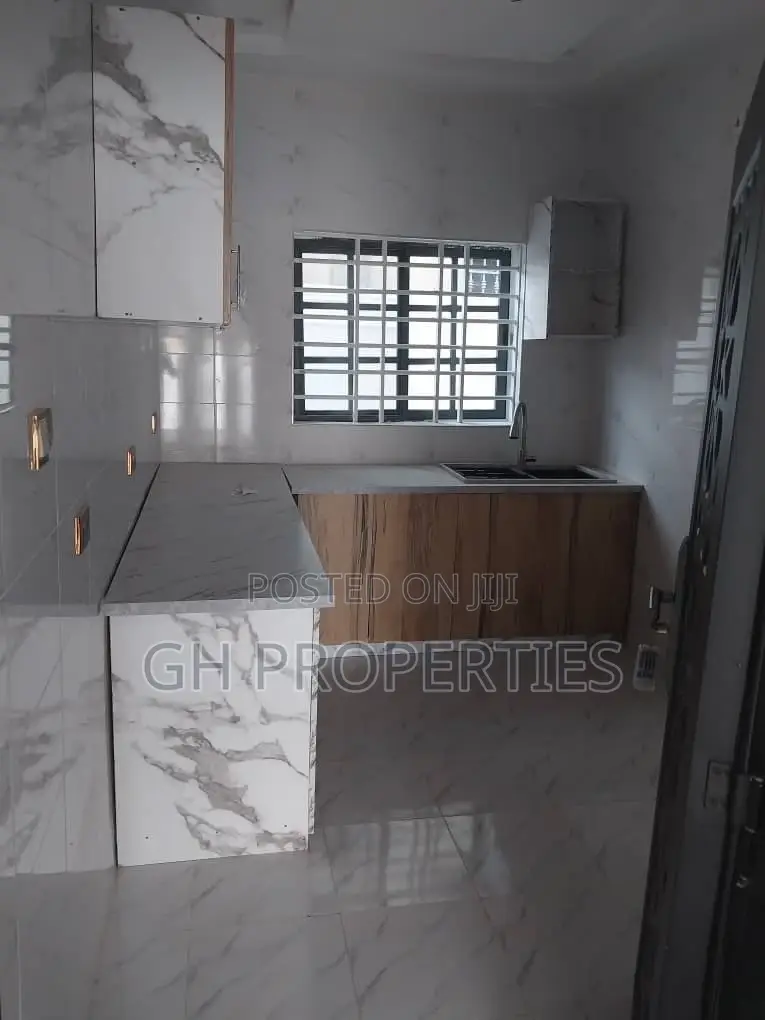 3bdrm House in Asokore Pakoso, Kumasi Metropolitan for sale