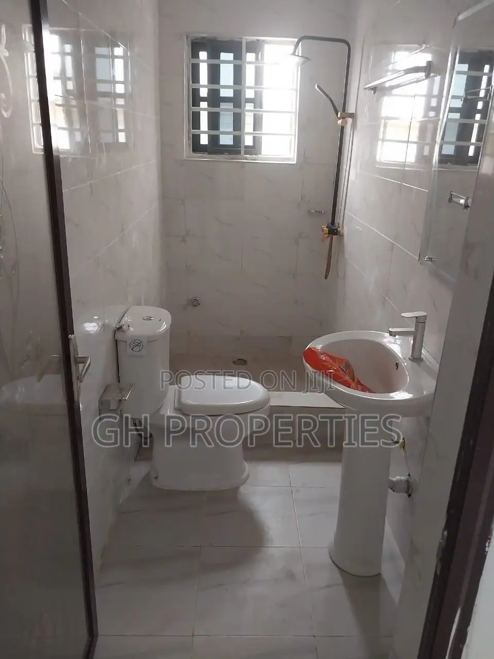 3bdrm House in Asokore Pakoso, Kumasi Metropolitan for sale