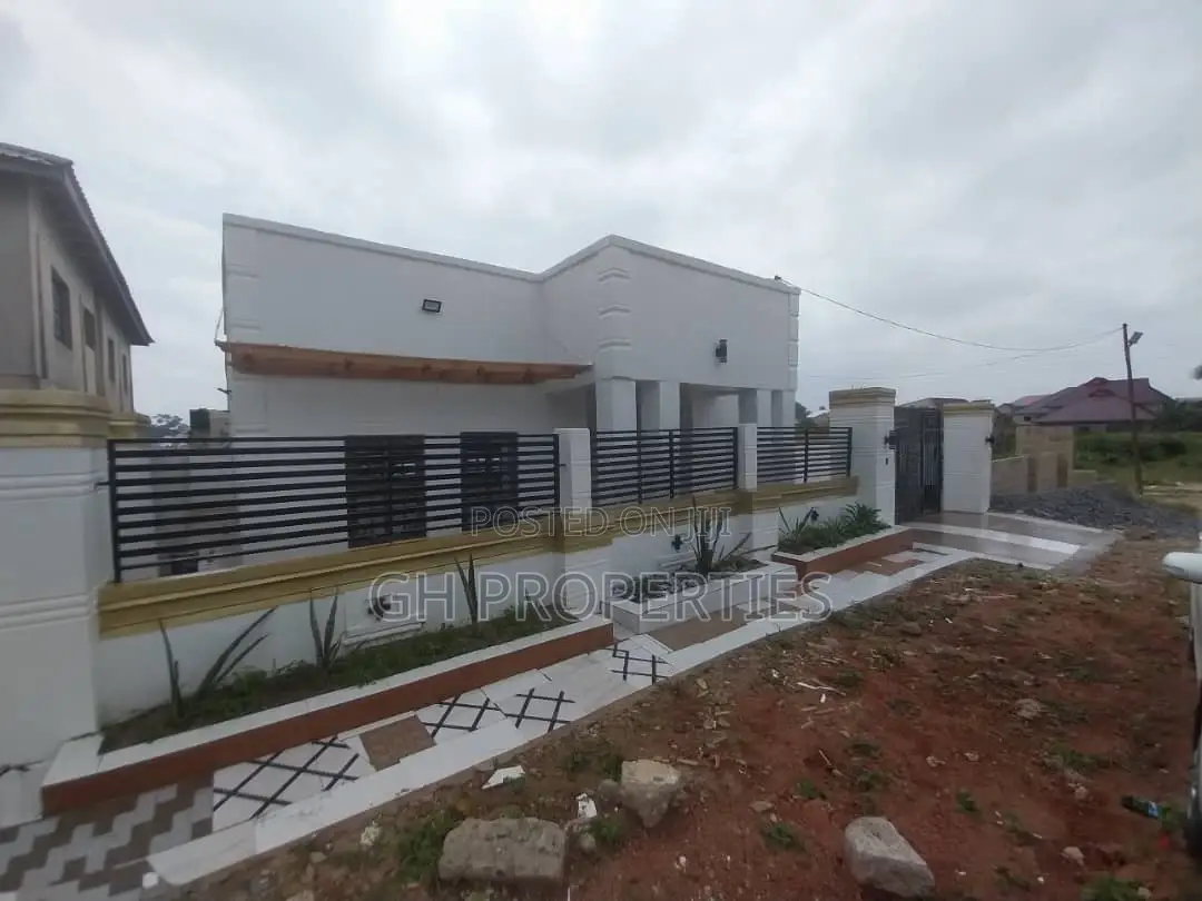 3bdrm House in Asokore Pakoso, Kumasi Metropolitan for sale