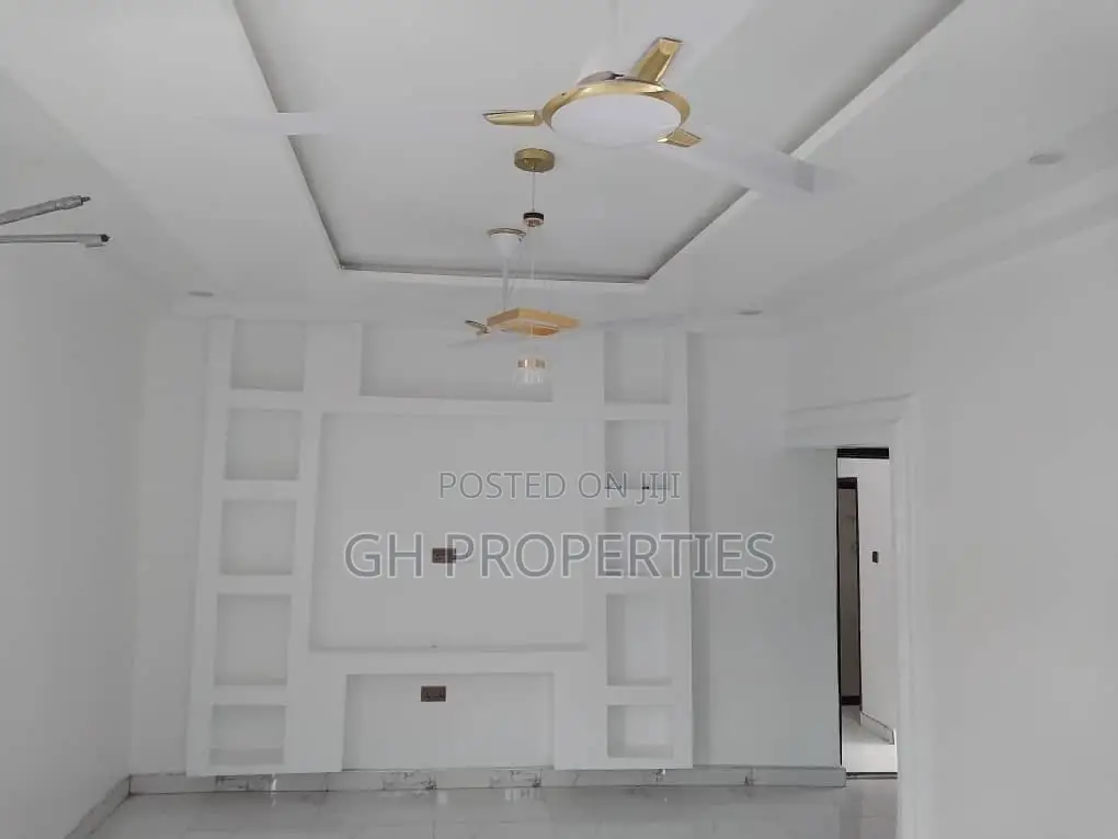 3bdrm House in Asokore Pakoso, Kumasi Metropolitan for sale