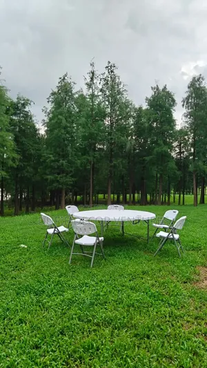 Round Foldable Table
