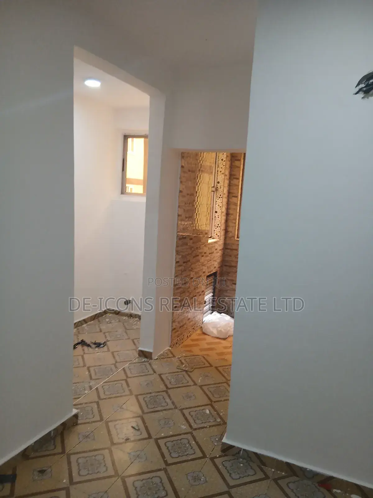 1bdrm Duplex in De-Icons Real Estate, Awutu Senya East Municipal
