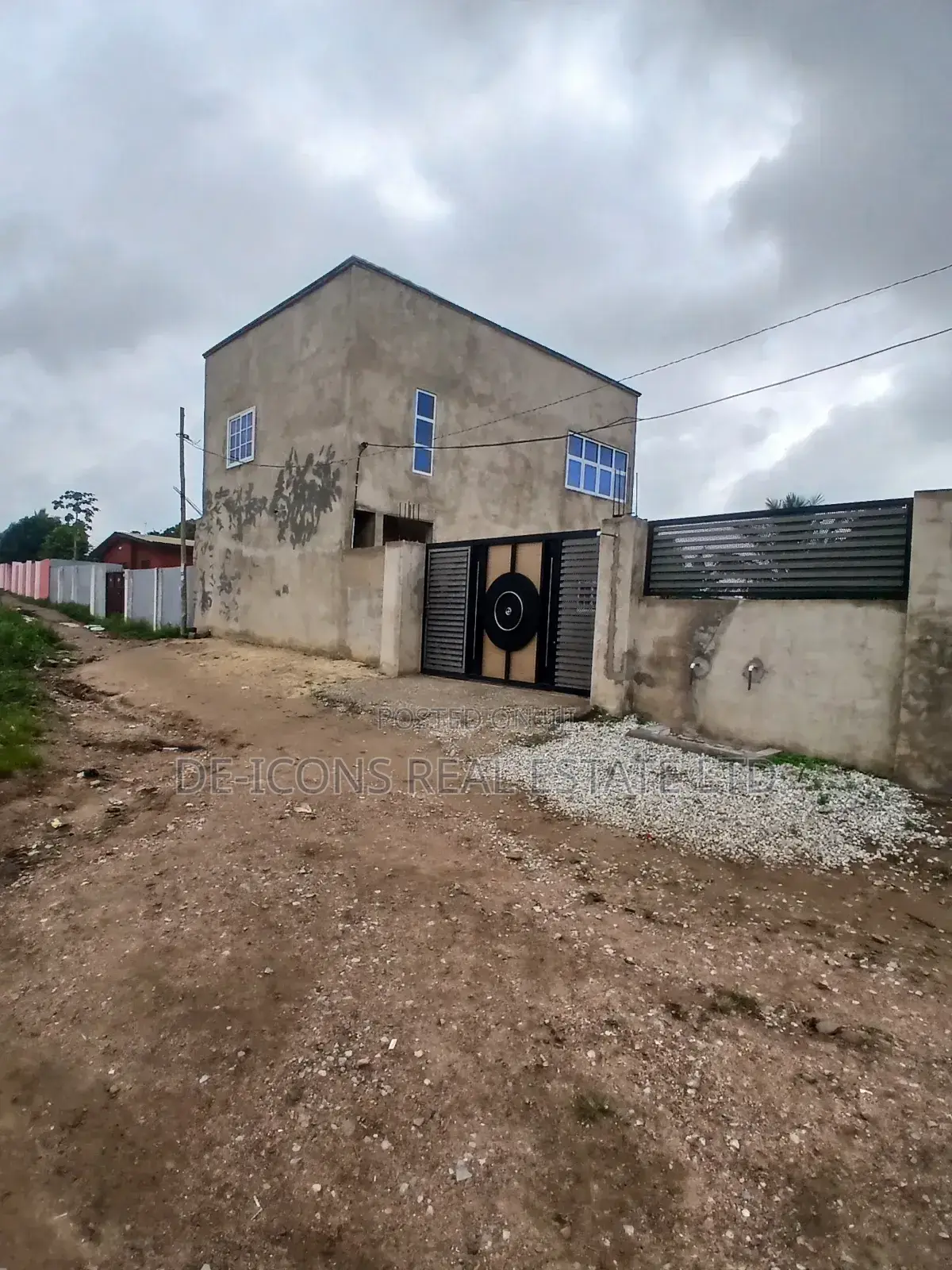 2bdrm Duplex in De-Icons Real Estate, Awutu Senya East Municipal