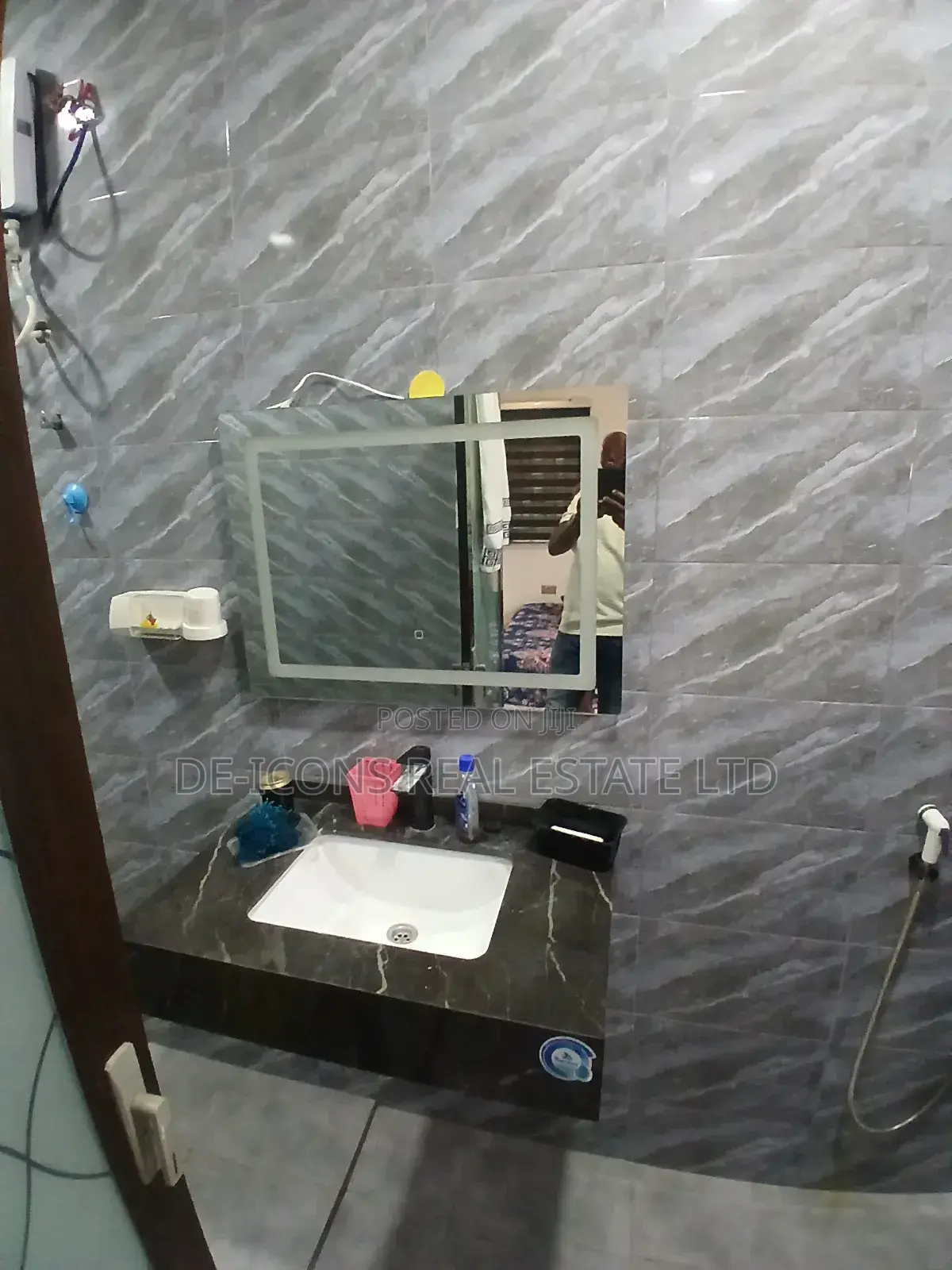 2bdrm Duplex in De-Icons Real Estate, Awutu Senya East Municipal