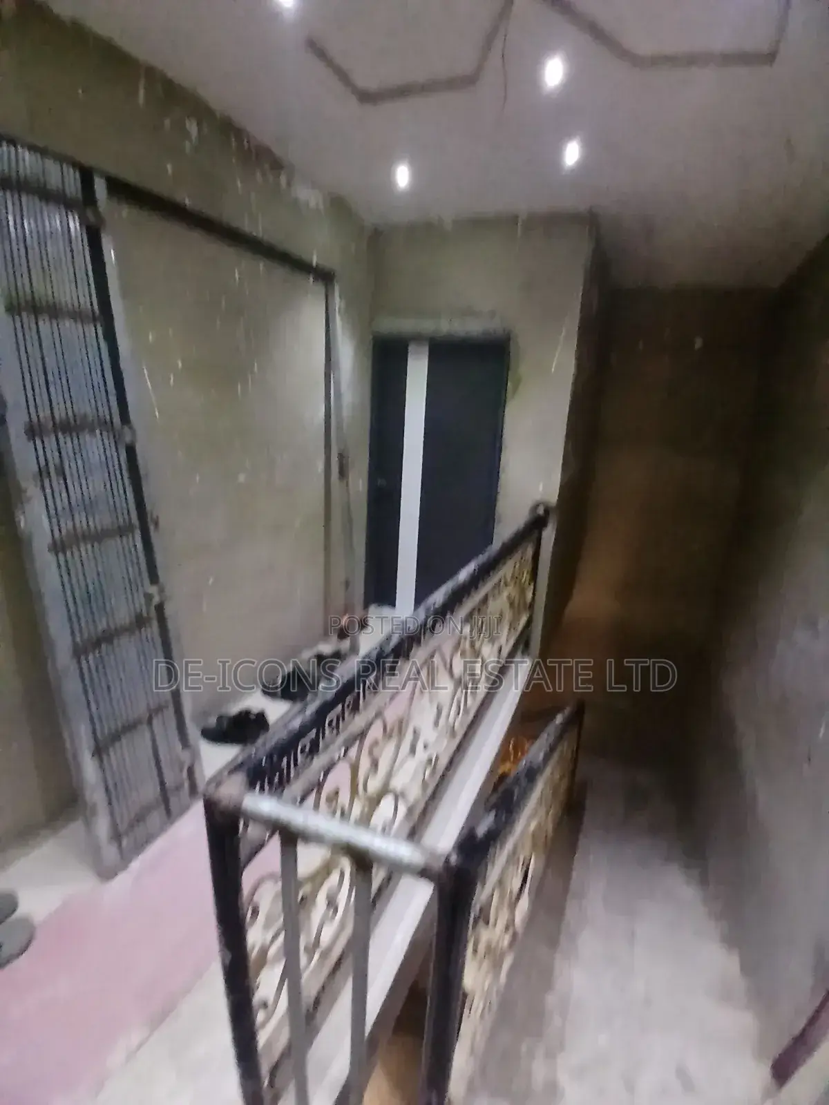 2bdrm Duplex in De-Icons Real Estate, Awutu Senya East Municipal