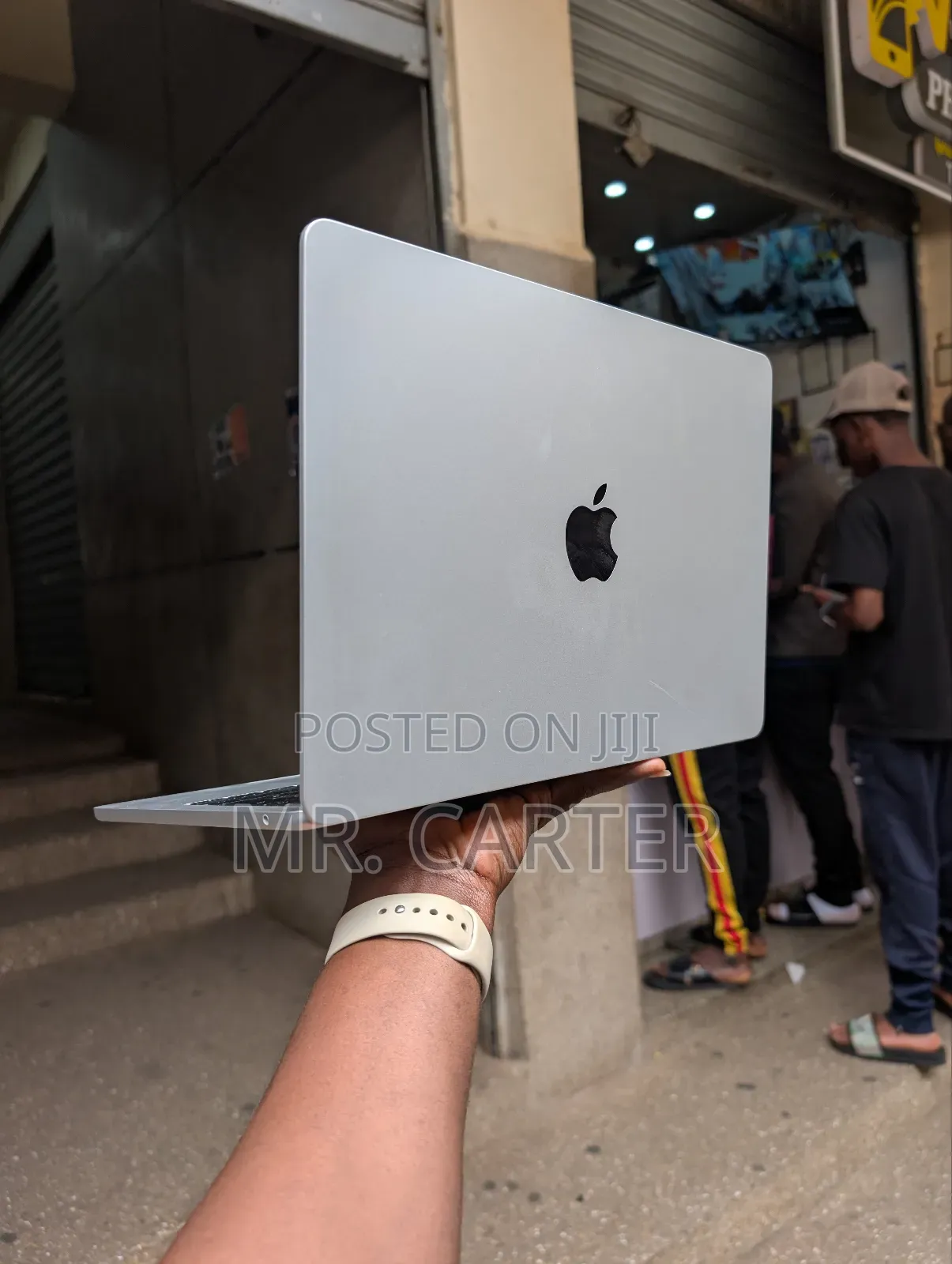 New Laptop Apple MacBook Air 2024 M3 13-Inch 8GB Apple M3 SSD 256GB