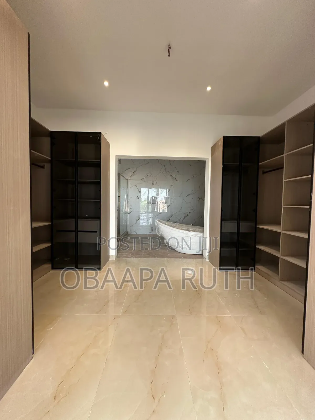 4bdrm Duplex in Adjiriganor for sale