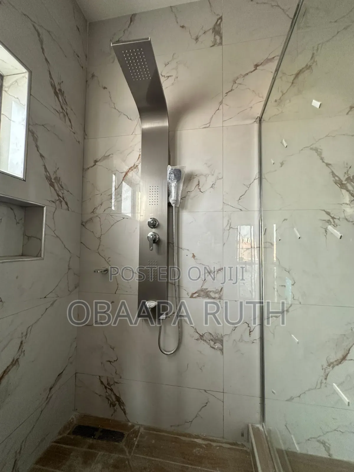 4bdrm Duplex in Adjiriganor for sale