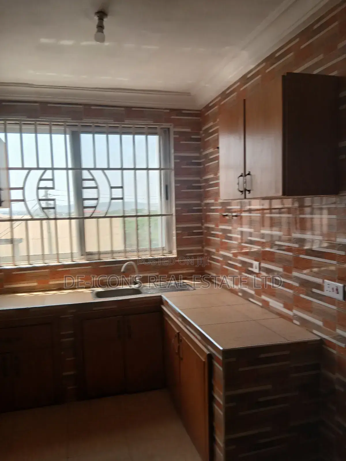 2bdrm Duplex in De-Icons Real Estate, Awutu Senya East Municipal