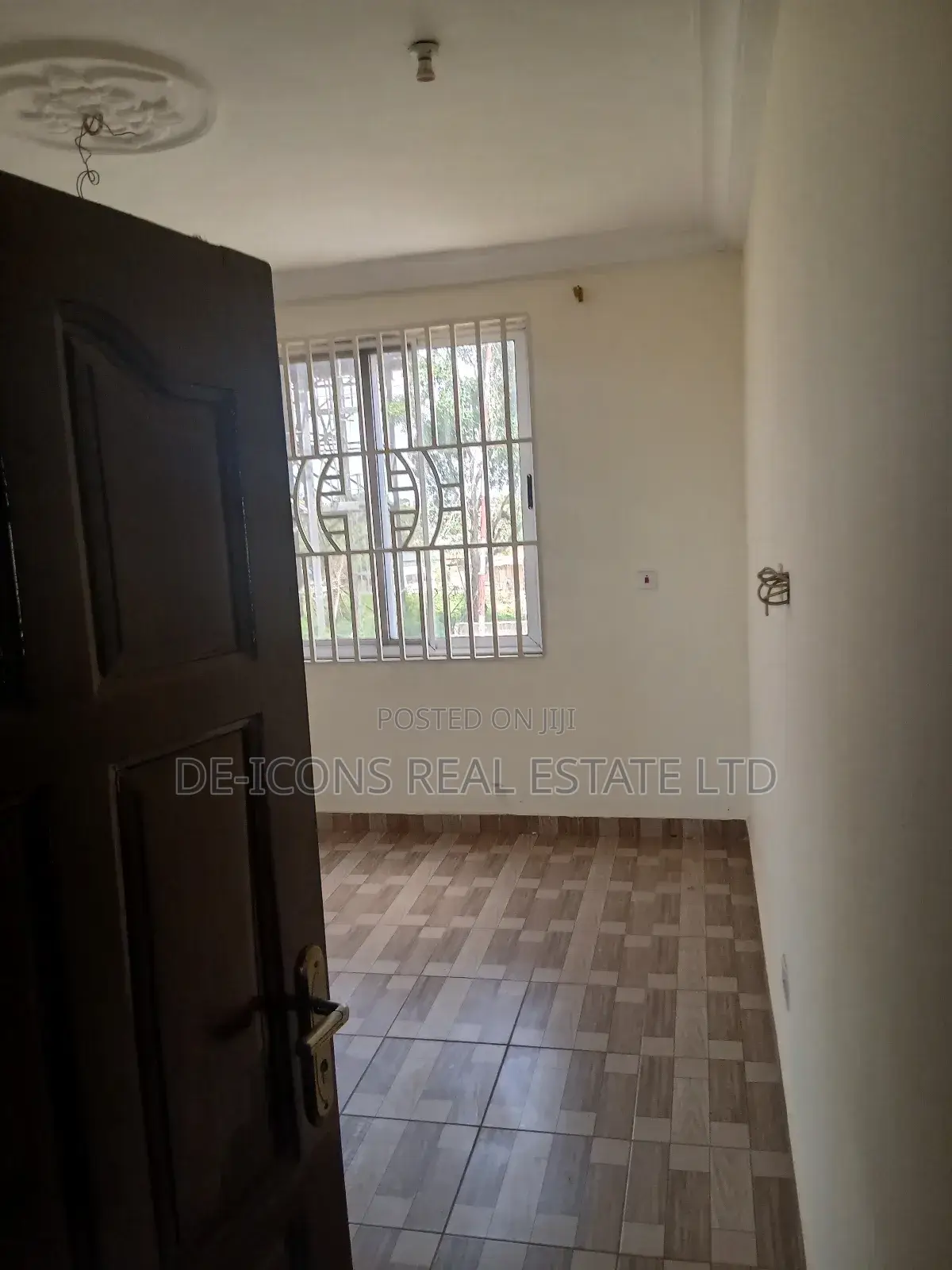 2bdrm Duplex in De-Icons Real Estate, Awutu Senya East Municipal