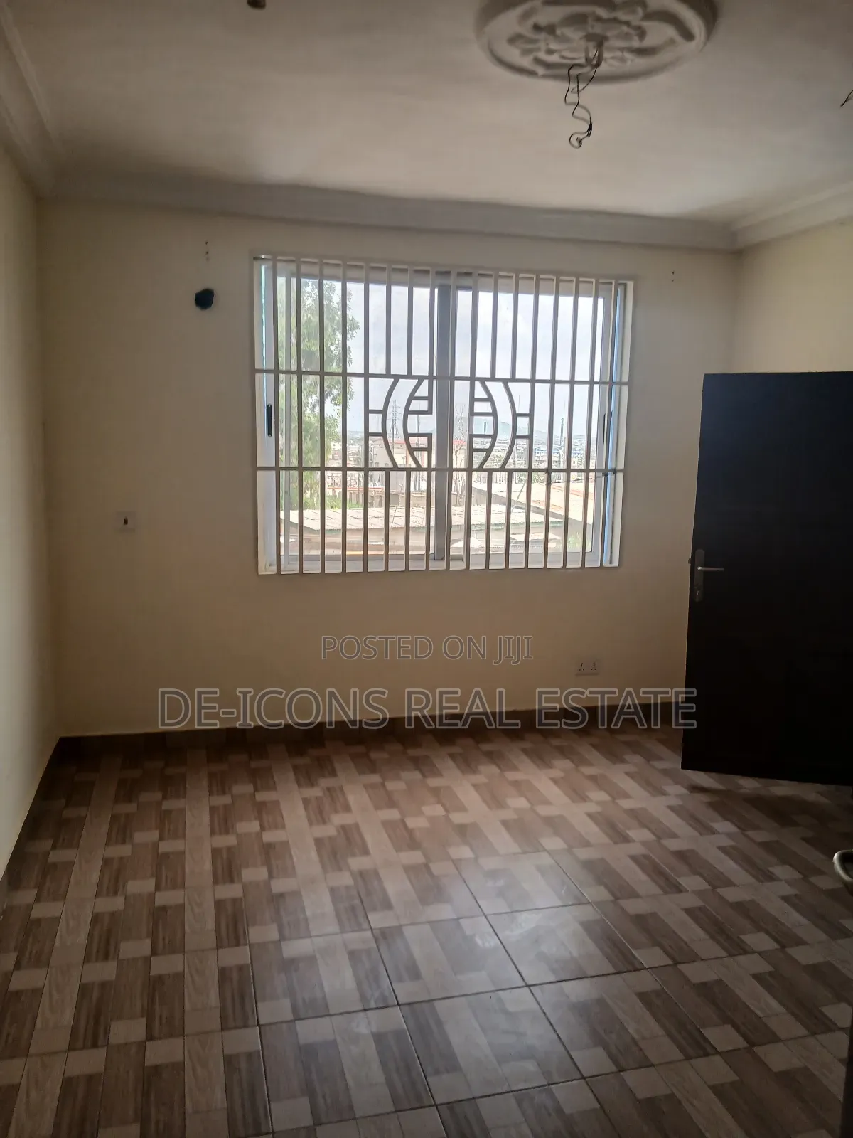 2bdrm Duplex in De-Icons Real Estate, Awutu Senya East Municipal