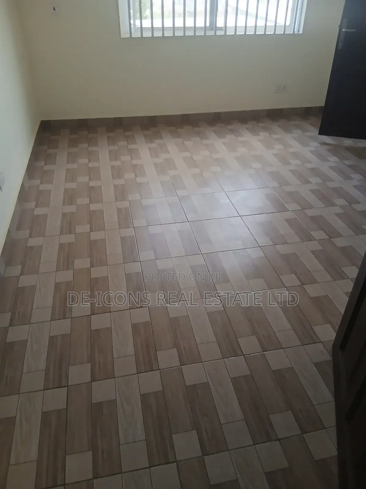 2bdrm Duplex in De-Icons Real Estate, Awutu Senya East Municipal