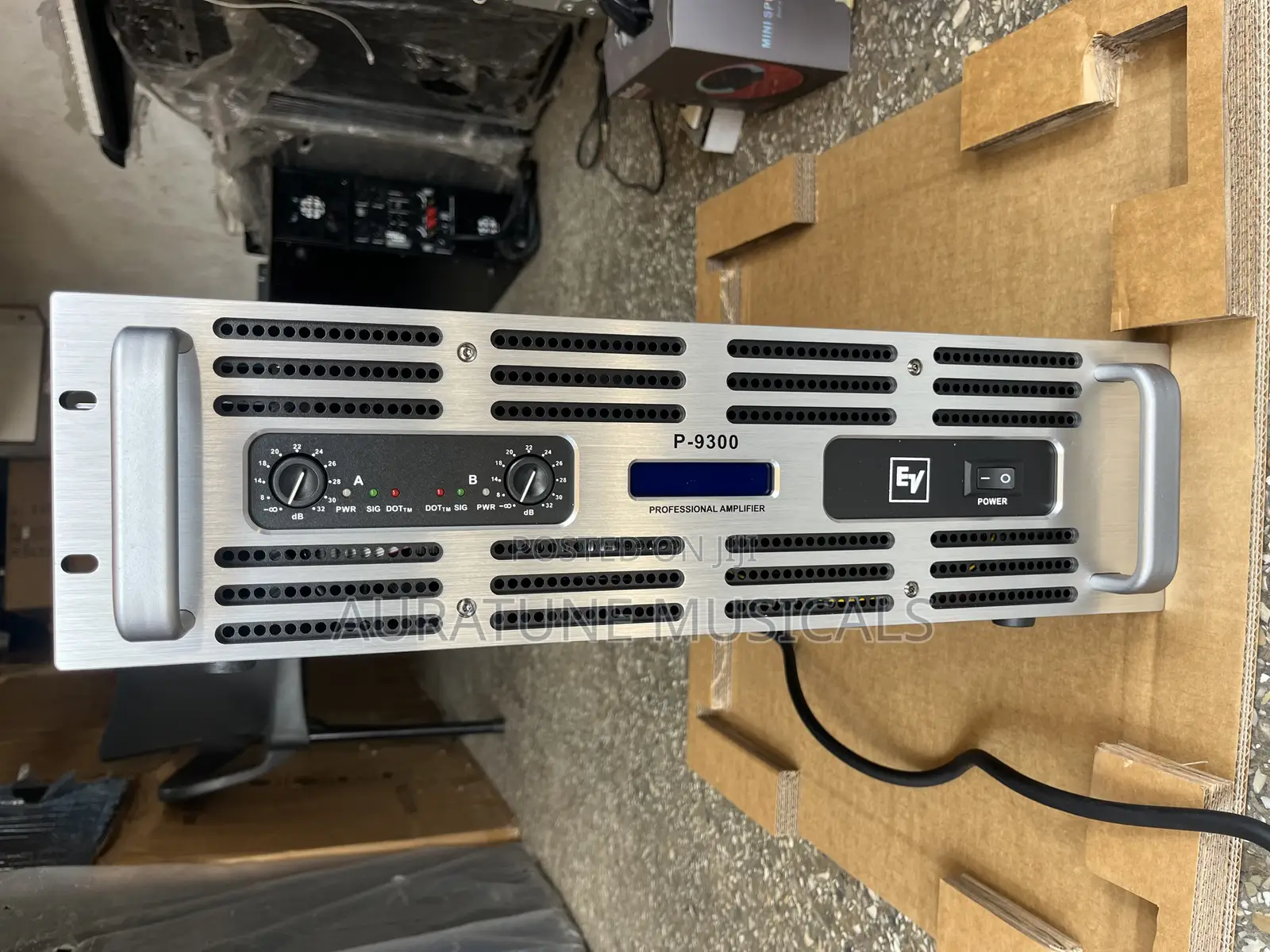 Ev P9300 Power Amplifier