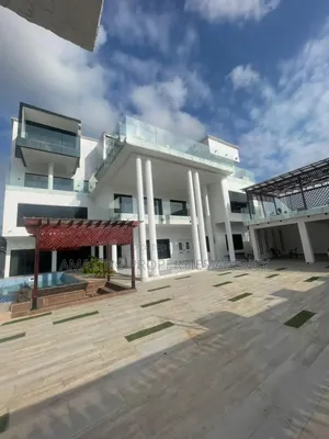 11bdrm House in East Legon for sale