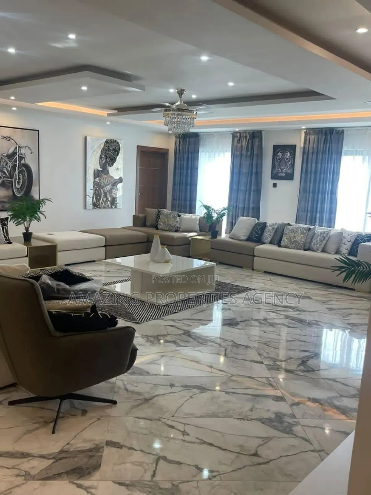 11bdrm House in East Legon for sale